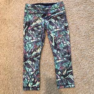 Lululemon crop legging size 6